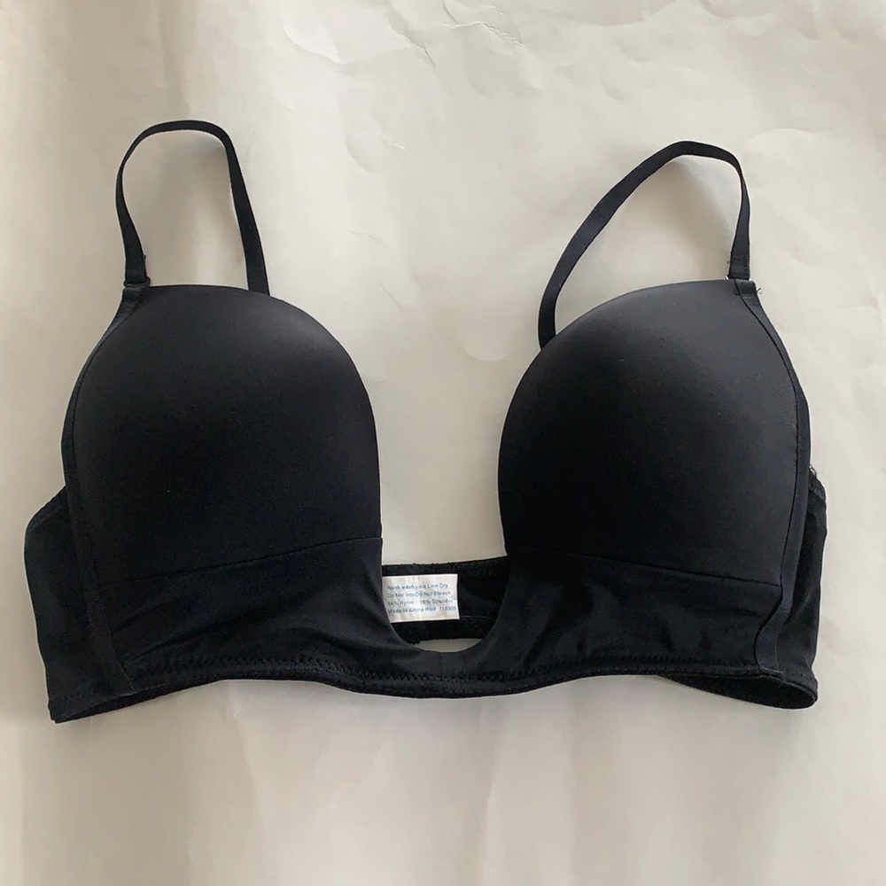 Black deep U plunge bra with pockets for pads